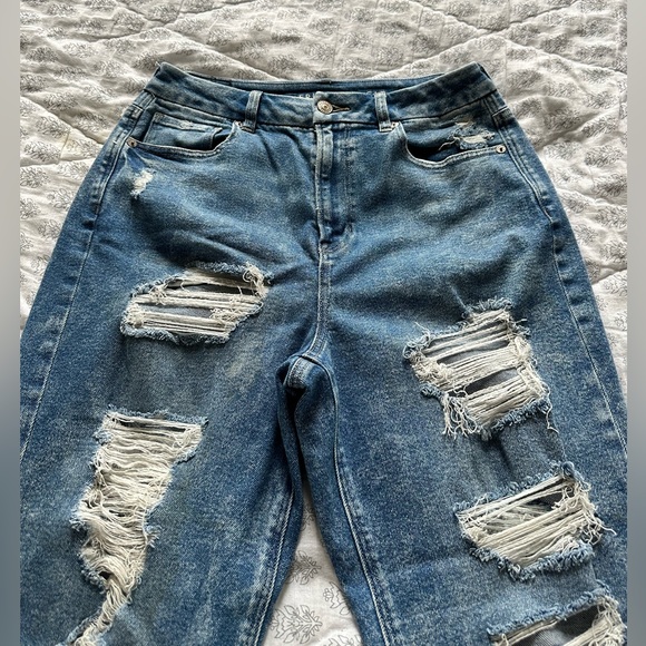 American Eagle Stretch Distressed Jeans Size 8 - Picture 3 of 7